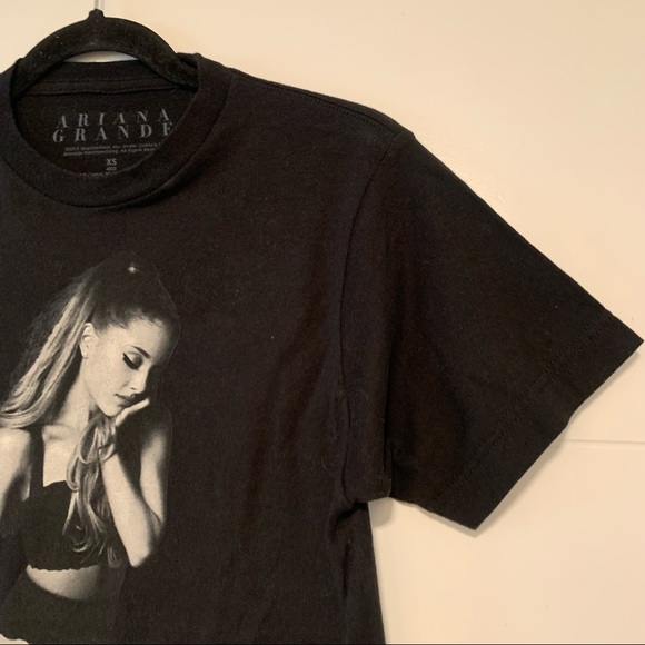Ariana Grande Concert Tour Tee Shirt - Picture 3 of 12